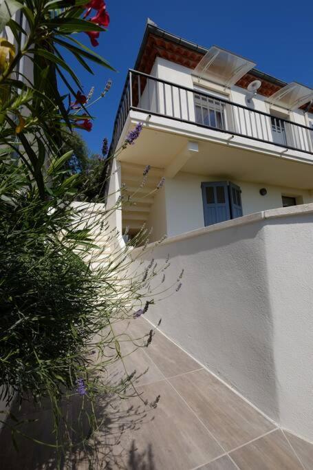 Duplex Face Au Palais Des Papes Apartment Villeneuve-les-Avignon Exterior photo